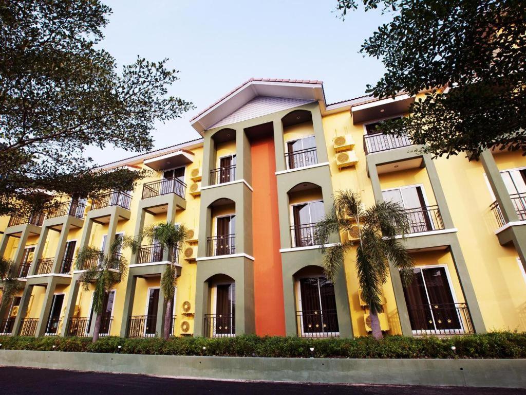 B2 Buriram Boutique And Budget Hotel Exterior photo